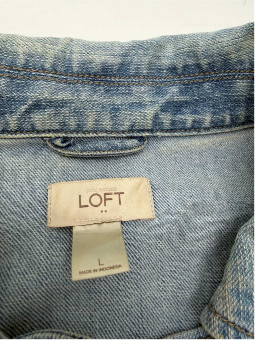 Women's LOFT Blue Denim Jean Jacket Size L - Picture 2 of 4